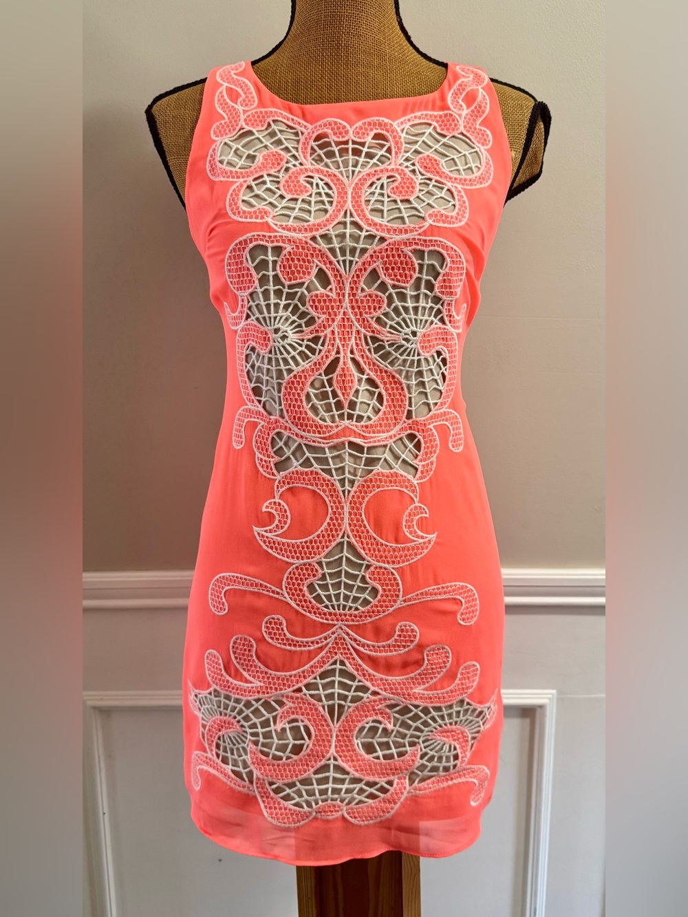 Gianni Bini Eyelet Lace Mini Dress XS‎ Neon Pink Orange Open Back Cutout